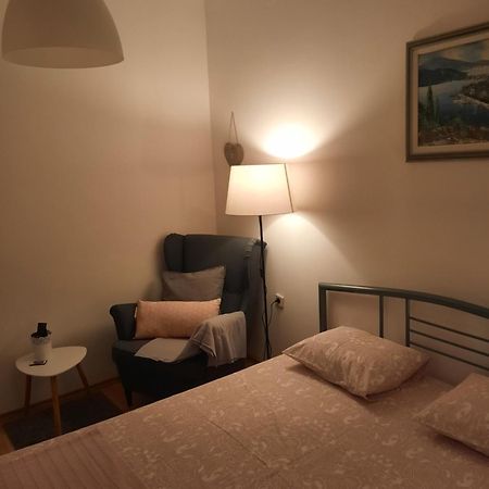 Apartmani Darko Kornić Exteriör bild