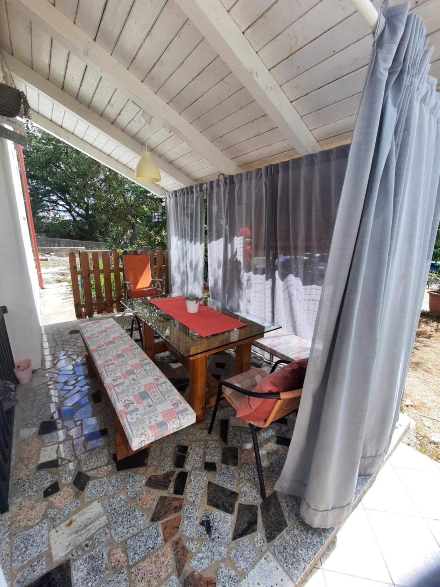 Apartmani Darko Kornić Exteriör bild