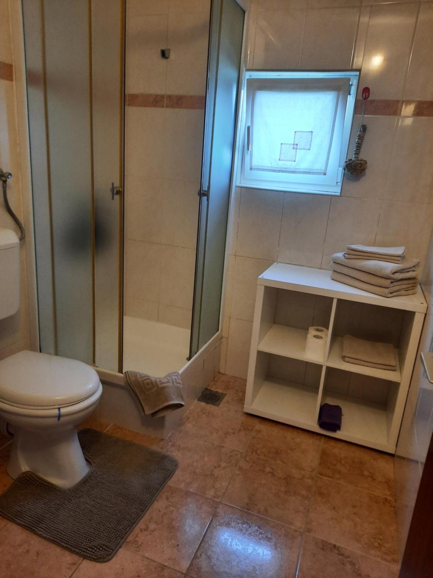 Apartmani Darko Kornić Exteriör bild